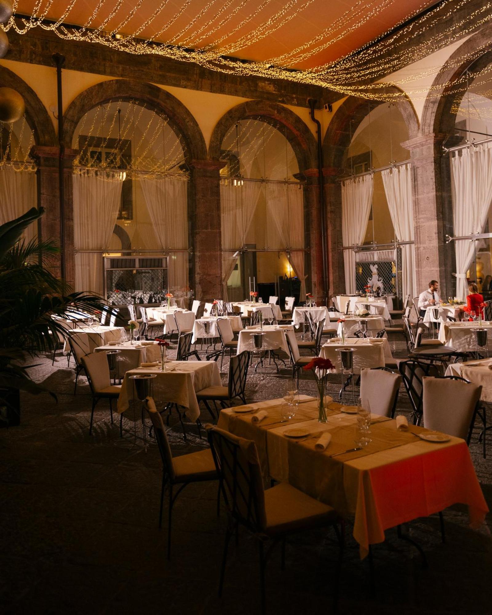 Palazzo Caracciolo 4*