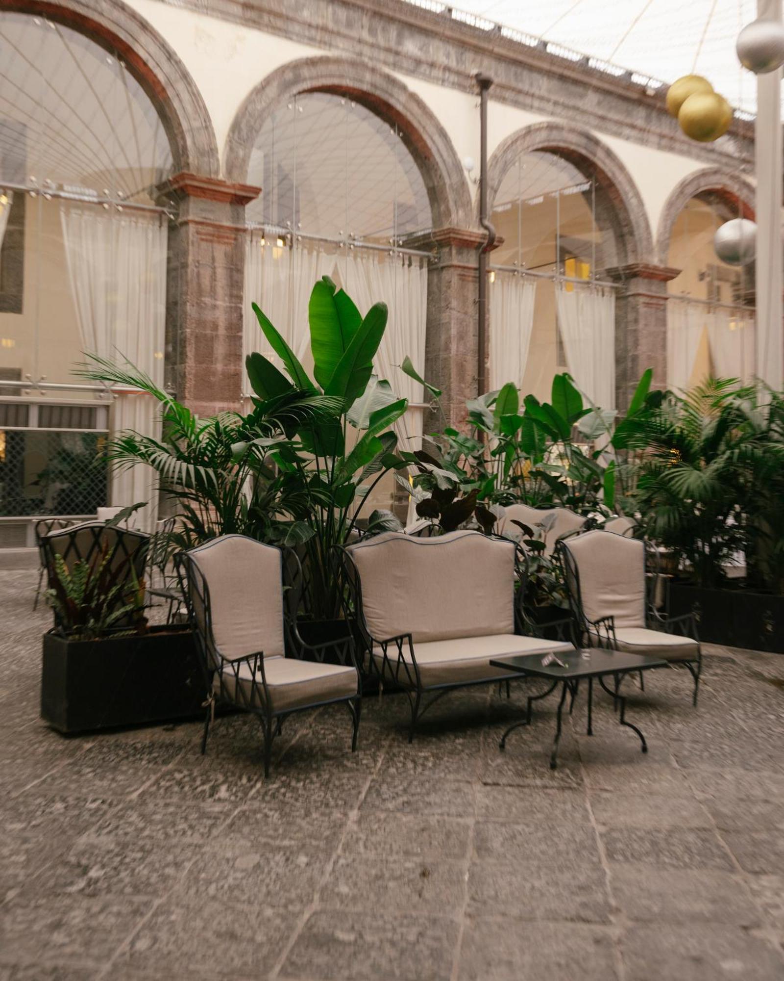 Palazzo Caracciolo Hotel Naples